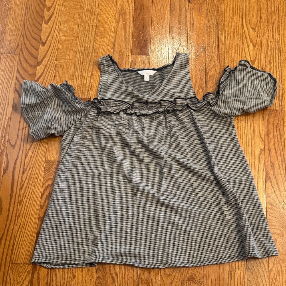 LC Lauren Conrad Striped Knit cold shoulder Top in black and Cream